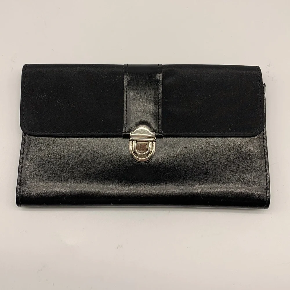 The Royalle Collection Black Wallet with Silver closure NWT